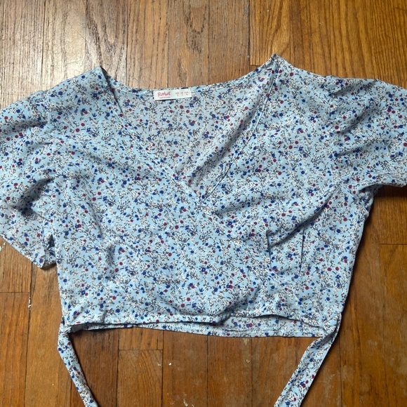 Shein cross over crop top - Picture 5 of 5